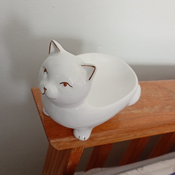 Decor - Picture 1 of 6